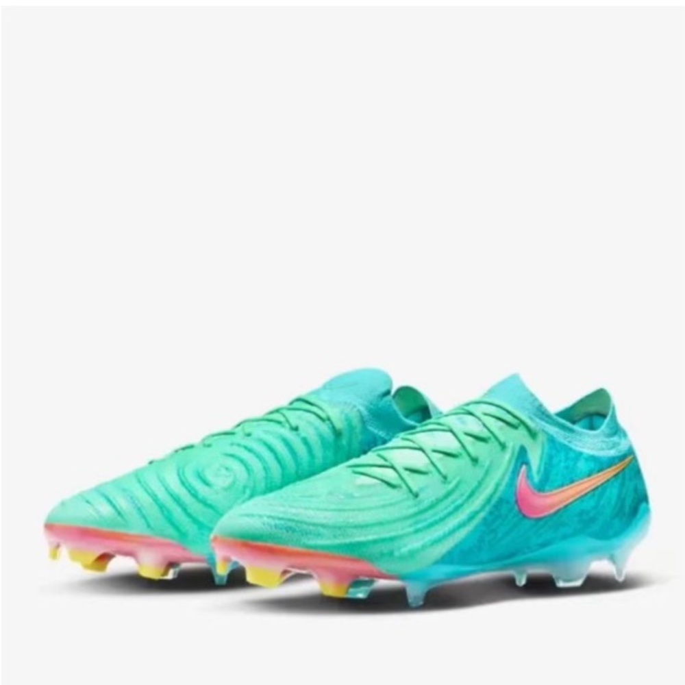 Nike Luna phantom soccer cleats